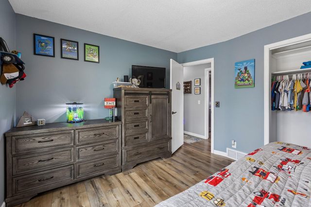 217 TIMBER Drive, Council Bluffs, IA 51503