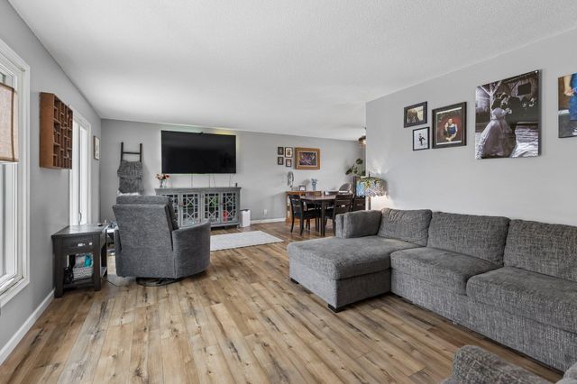 217 TIMBER Drive, Council Bluffs, IA 51503