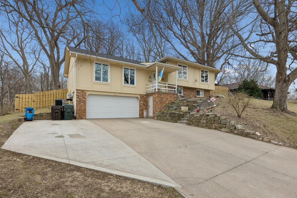 217 TIMBER Drive, Council Bluffs, IA 51503