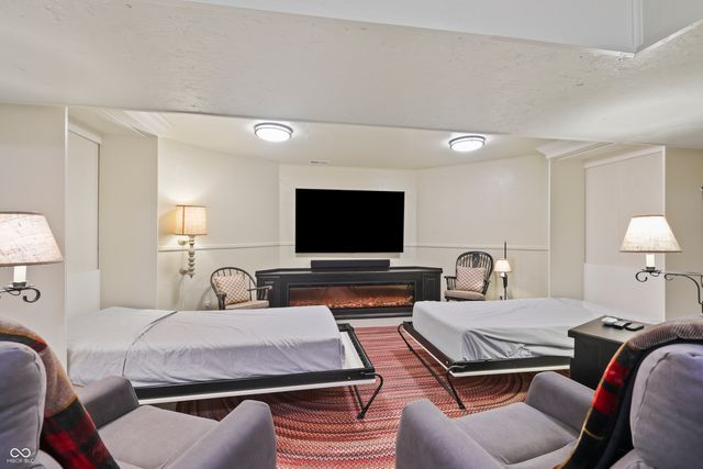 2902 S 975 E, Zionsville, IN 46077