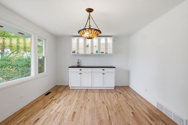 383 Tee Lane, Carpentersville, IL 60110
