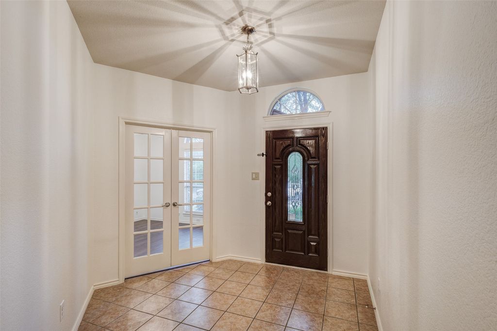 7048 Summit Parc Drive, Dallas, TX 75249 — photo 2