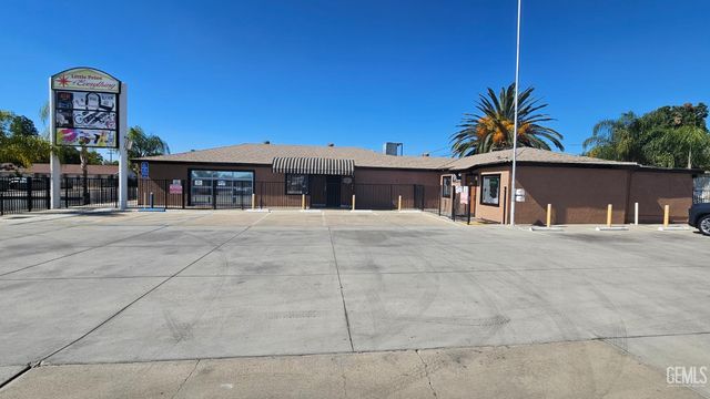 306 Roberts Lane, Bakersfield, CA 93308