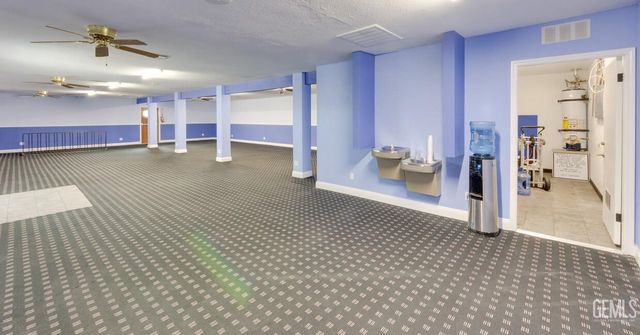 306 Roberts Lane, Bakersfield, CA 93308