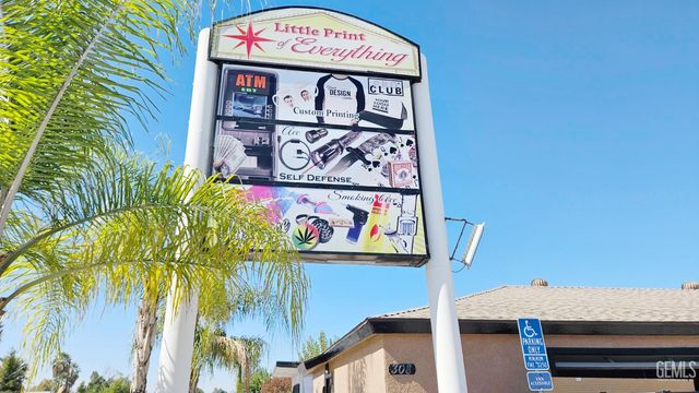 306 Roberts Lane, Bakersfield, CA 93308