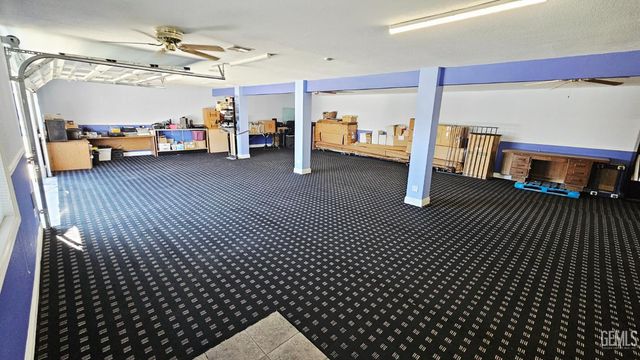 306 Roberts Lane, Bakersfield, CA 93308