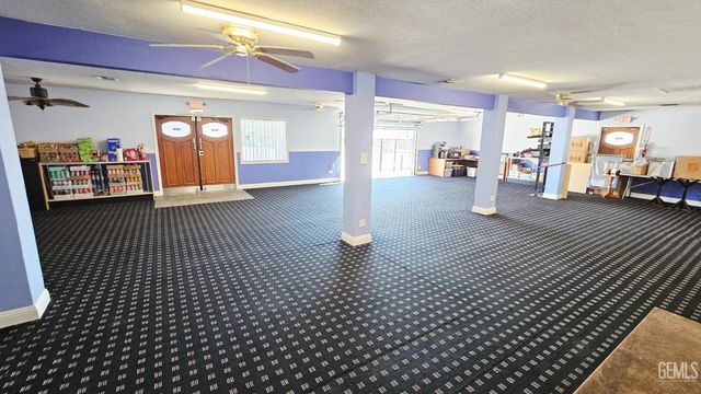 306 Roberts Lane, Bakersfield, CA 93308