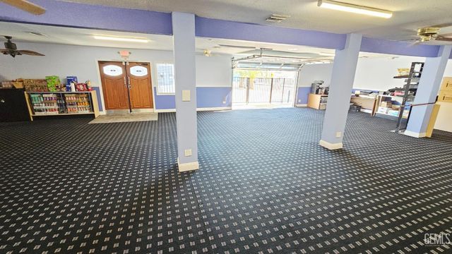 306 Roberts Lane, Bakersfield, CA 93308