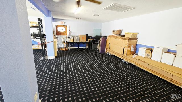 306 Roberts Lane, Bakersfield, CA 93308