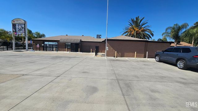 306 Roberts Lane, Bakersfield, CA 93308