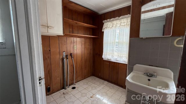 1717 Shelby Road, Kings Mountain, NC 28086