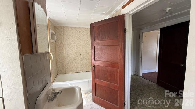 1717 Shelby Road, Kings Mountain, NC 28086