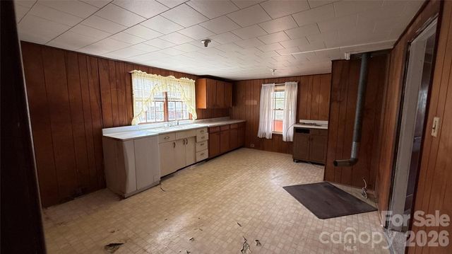 1717 Shelby Road, Kings Mountain, NC 28086