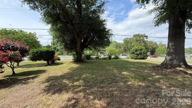 1717 Shelby Road, Kings Mountain, NC 28086
