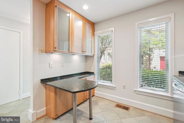 4375 EMBASSY PARK DR NW, Washington, DC 20016