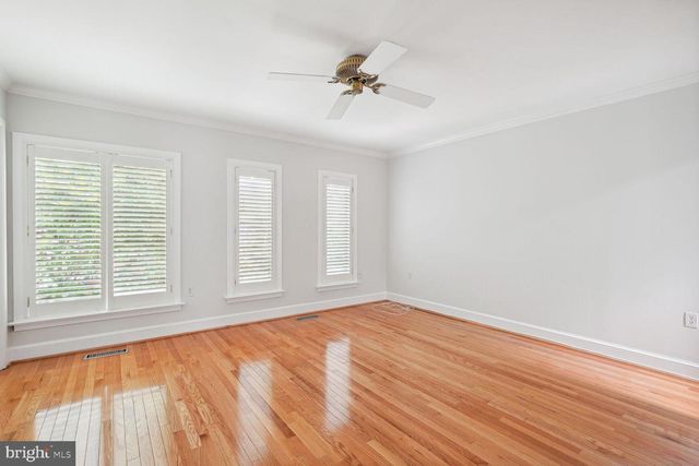 4375 EMBASSY PARK DR NW, Washington, DC 20016