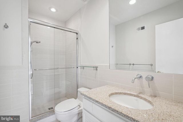 4375 EMBASSY PARK DR NW, Washington, DC 20016