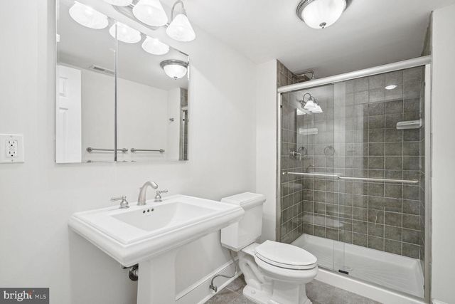 4375 EMBASSY PARK DR NW, Washington, DC 20016