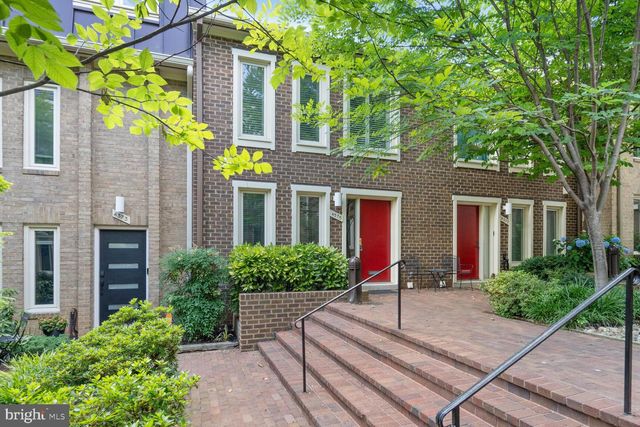 4375 EMBASSY PARK DR NW, Washington, DC 20016