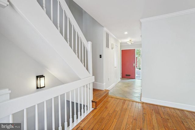 4375 EMBASSY PARK DR NW, Washington, DC 20016