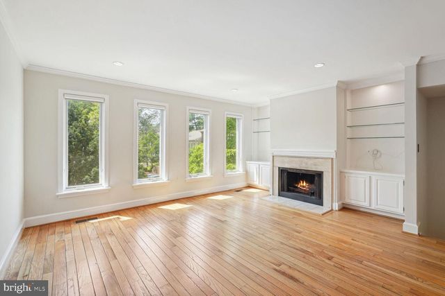 4375 EMBASSY PARK DR NW, Washington, DC 20016