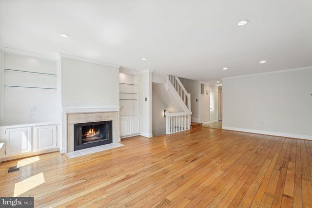 4375 EMBASSY PARK DR NW, Washington, DC 20016