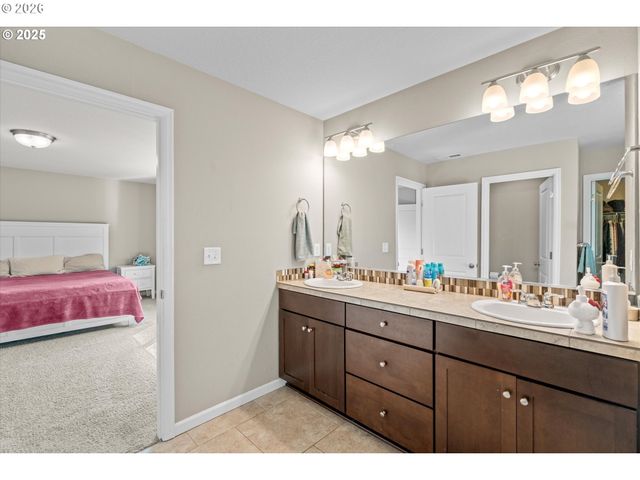 12318 Ne 109TH Way, Vancouver, WA 98682