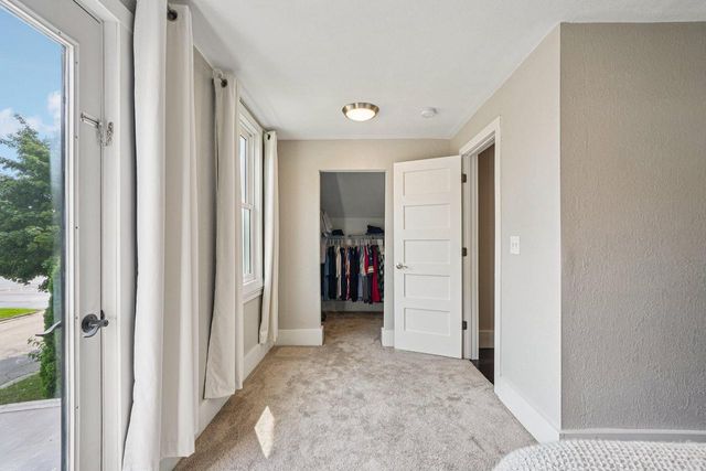 402 W 3rd STREET, Oconomowoc, WI 53066