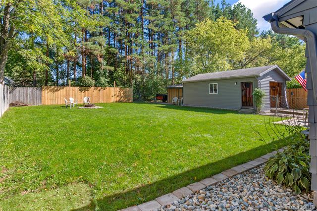 4023 Dallas Street, Burton, MI 48519