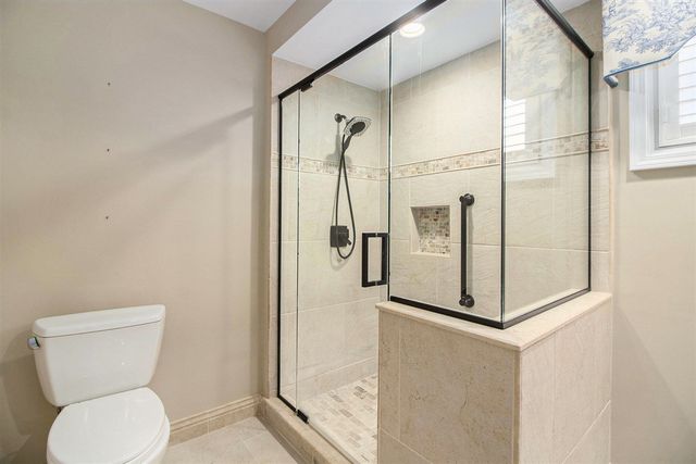 29470 Cove Creek Lane, Farmington Hills, MI 48334