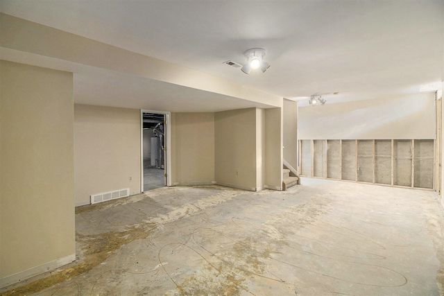 29470 Cove Creek Lane, Farmington Hills, MI 48334