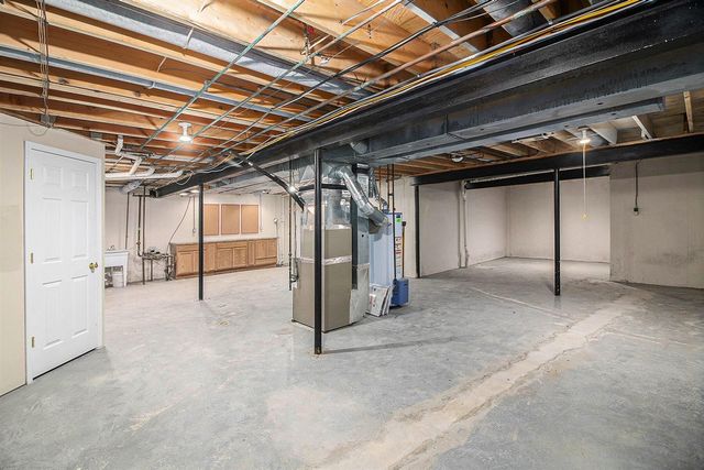 29470 Cove Creek Lane, Farmington Hills, MI 48334