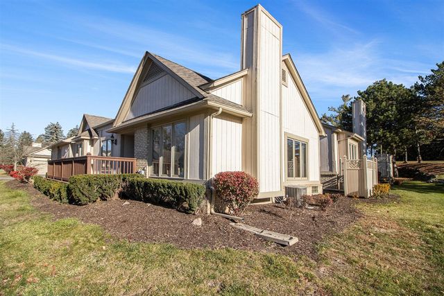 29470 Cove Creek Lane, Farmington Hills, MI 48334