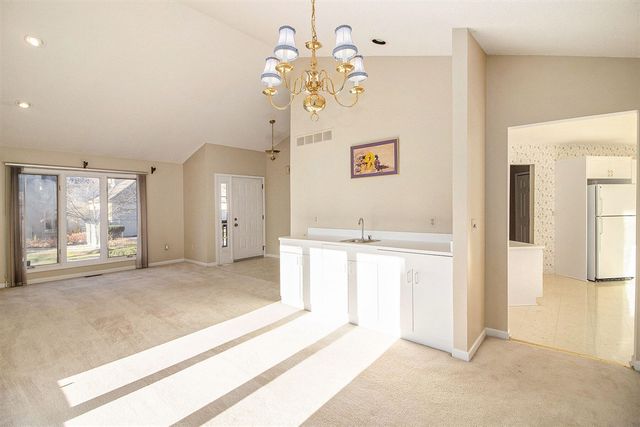 29470 Cove Creek Lane, Farmington Hills, MI 48334