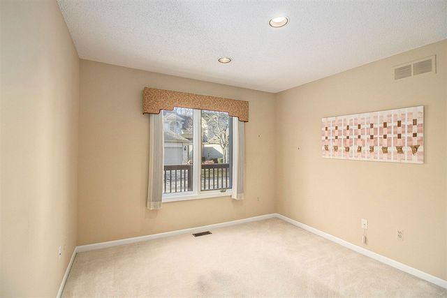 29470 Cove Creek Lane, Farmington Hills, MI 48334