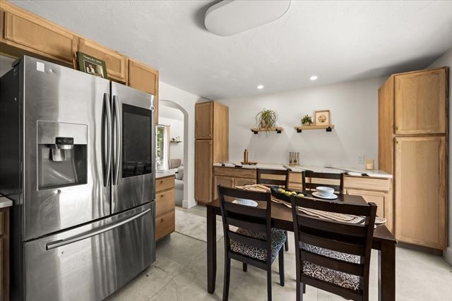 46 Old Powder House Road, Lakeville, MA 02347