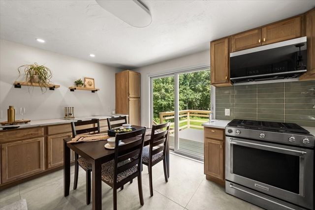 46 Old Powder House Road, Lakeville, MA 02347