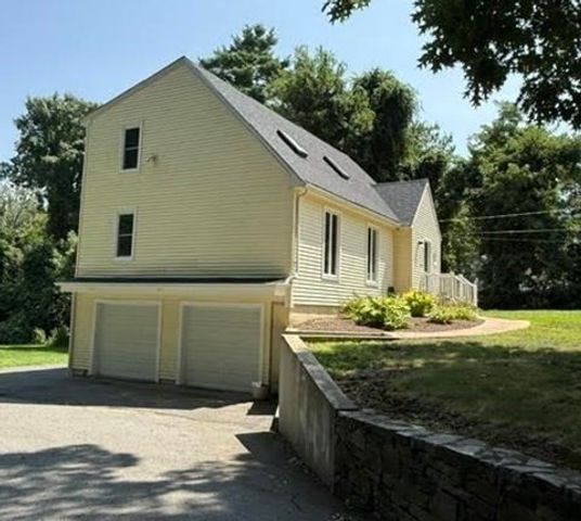 46 Old Powder House Road, Lakeville, MA 02347