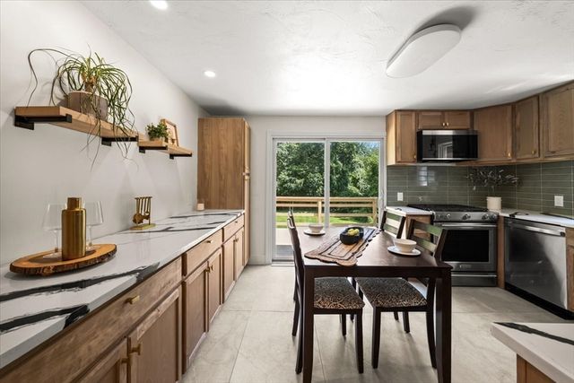 46 Old Powder House Road, Lakeville, MA 02347