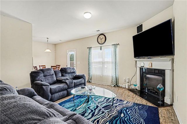325 Horizon Trace, Loganville, GA 30052