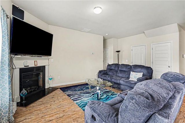 325 Horizon Trace, Loganville, GA 30052