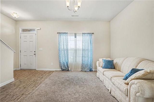 325 Horizon Trace, Loganville, GA 30052