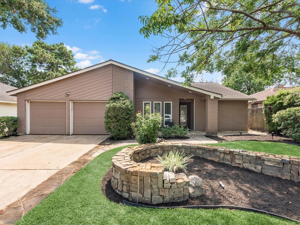 5738 Woodmancote Drive, Humble, TX 77346