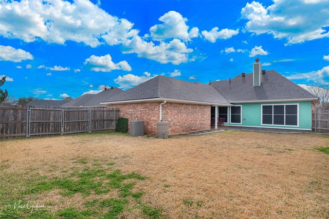 3303 Colonial Drive, Bossier City, LA 71111