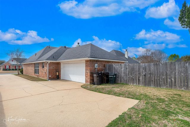 3303 Colonial Drive, Bossier City, LA 71111