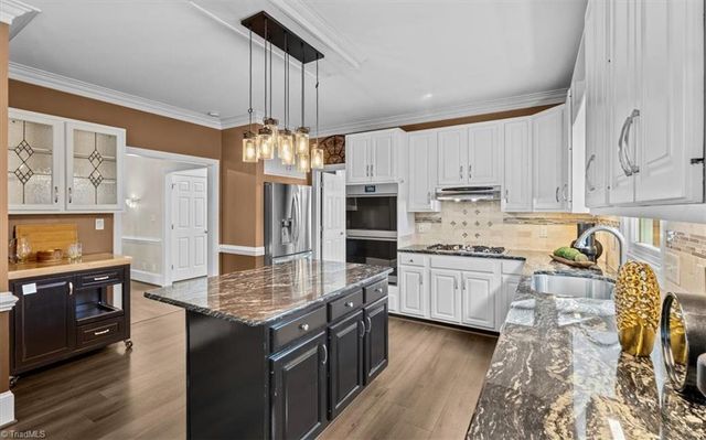 905 McDowell Drive, Greensboro, NC 27408