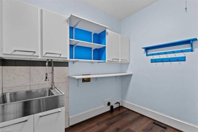 905 McDowell Drive, Greensboro, NC 27408