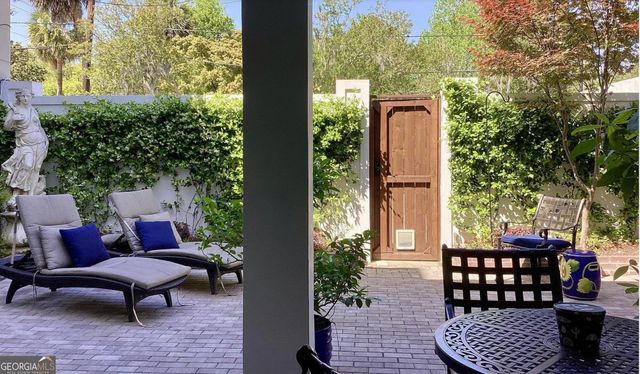 204 E Liberty Street, Savannah, GA 31401