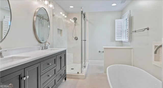 204 E Liberty Street, Savannah, GA 31401