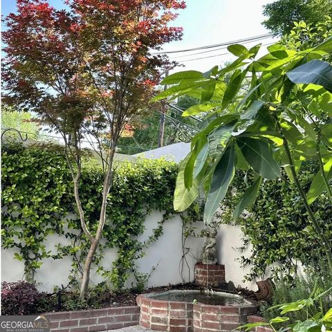 204 E Liberty Street, Savannah, GA 31401